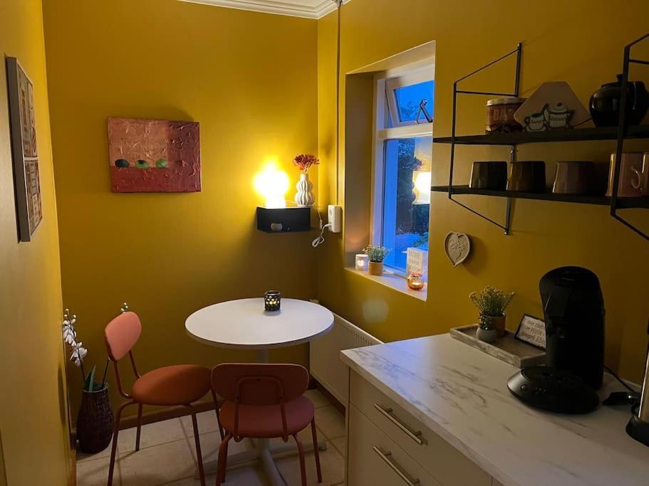 Charming 3 Bedroom Apartment Akureyri Eksteriør billede